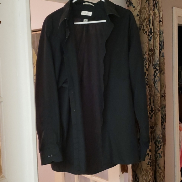 Van Heusen Other - Men's Black Button Down Long Sleeve Shirt